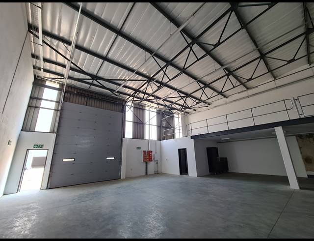 501M² WAREHOUSE TO LET IN LONGLAKE